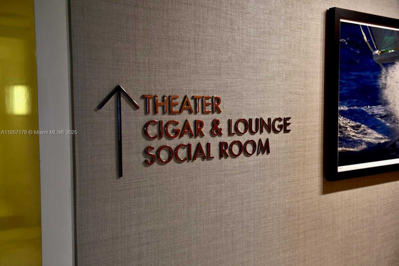 Imagen de Pequeño Objeto