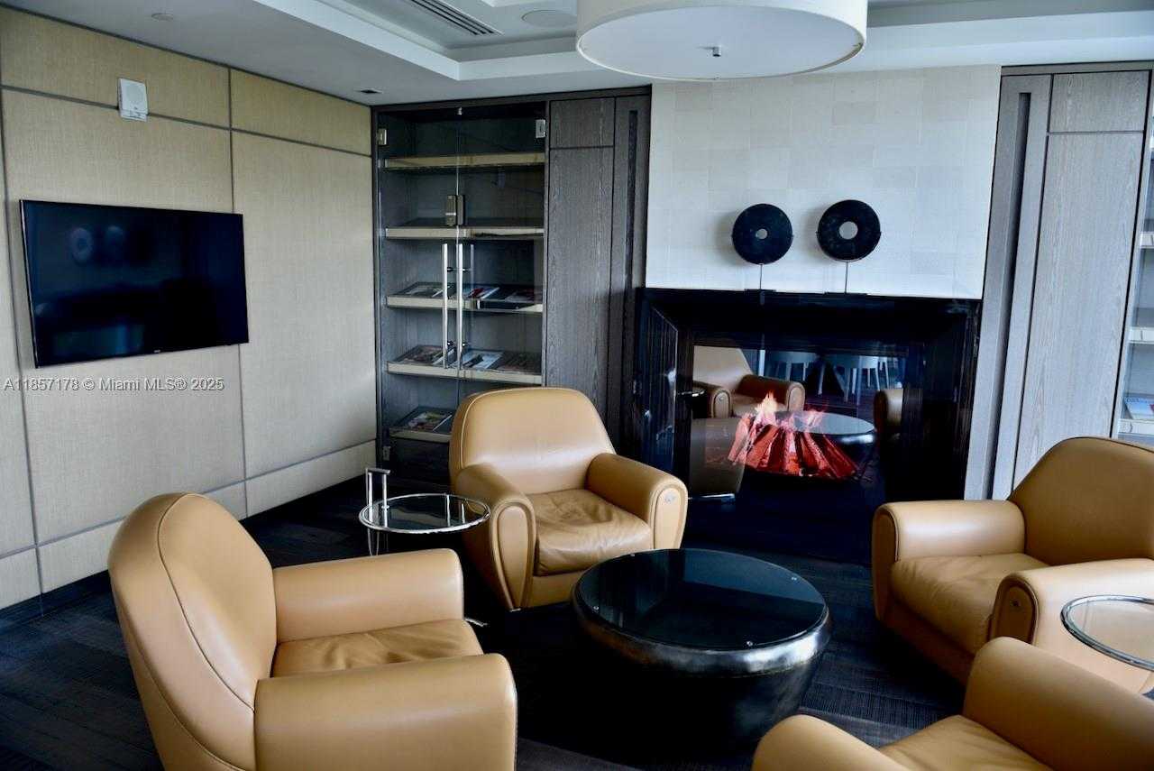 Imagen de Pequeño Objeto