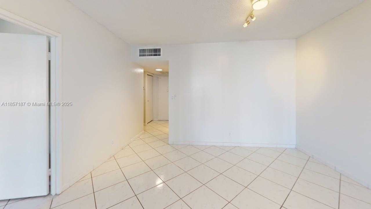 Small Image of 500 THREE ISLANDS BLVD #822, Hallandale Beach Number 20