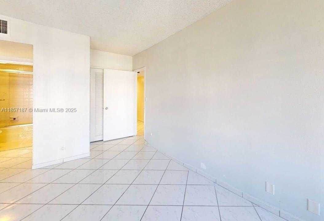 Small Image of 500 THREE ISLANDS BLVD #822, Hallandale Beach Number 21