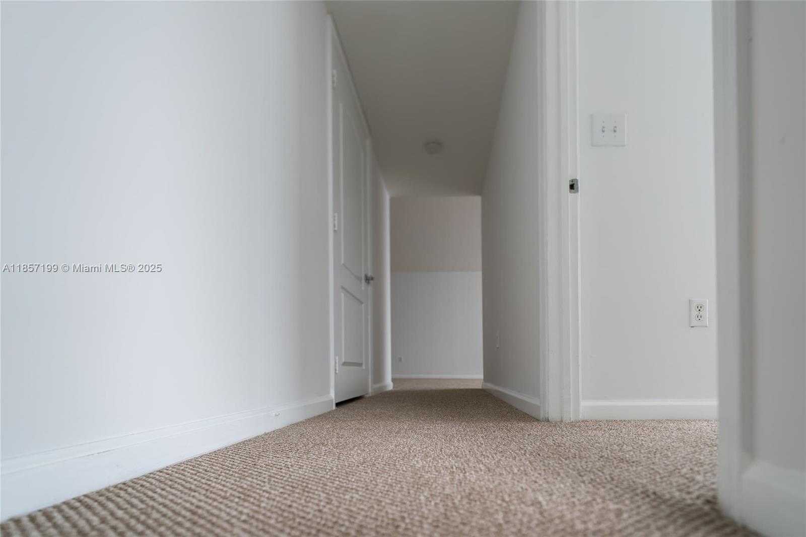 Small Image of 1200 BRICKELL BAY DR #4024, Miami Number 12