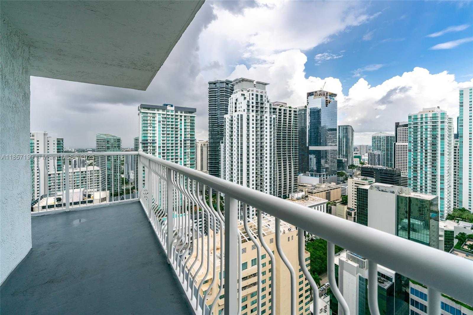 Small Image of 1200 BRICKELL BAY DR #4024, Miami Number 3