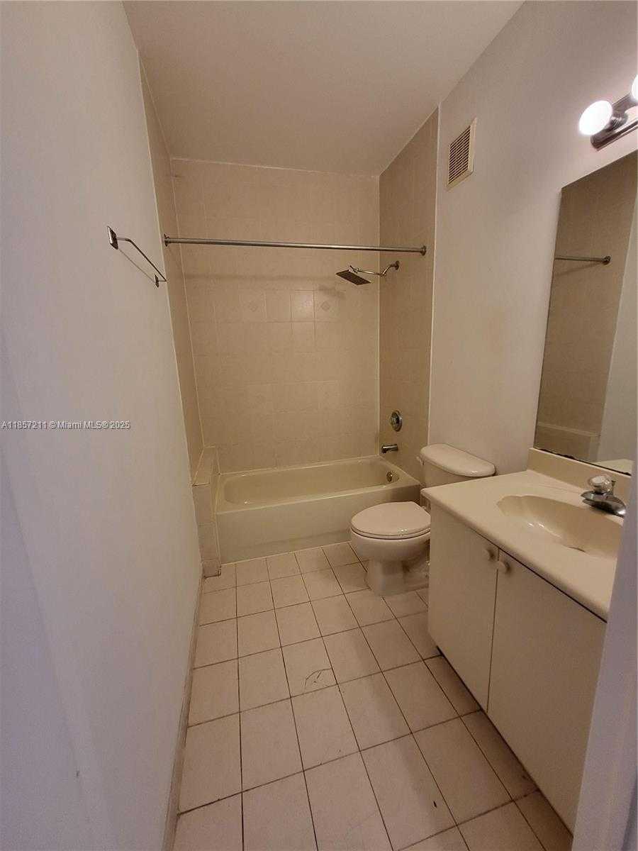 Small Image of 6740 NORTH WEST 114TH AVE #728, Doral Number 14