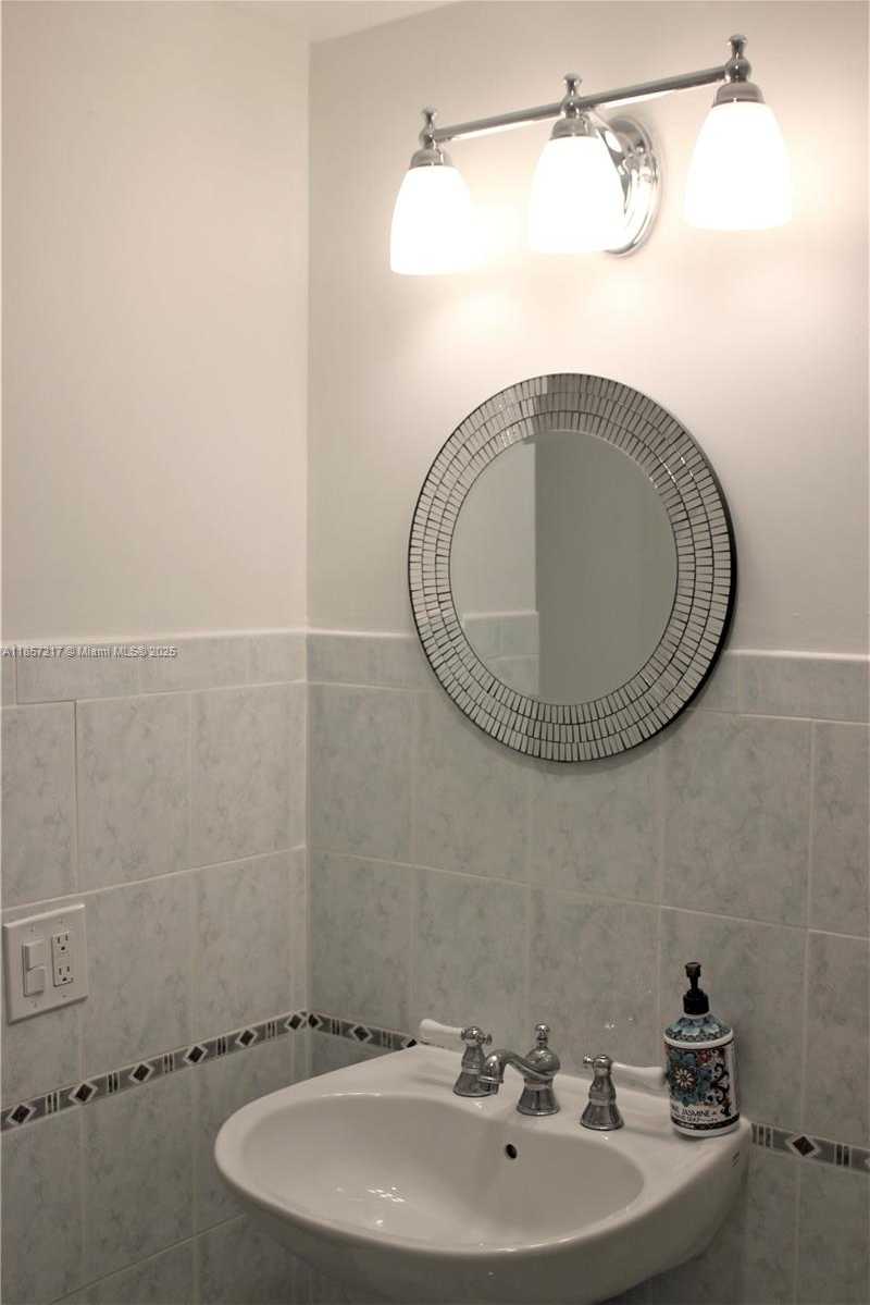 Small Image of 8958 COLLINS AVE #3, Surfside Number 14