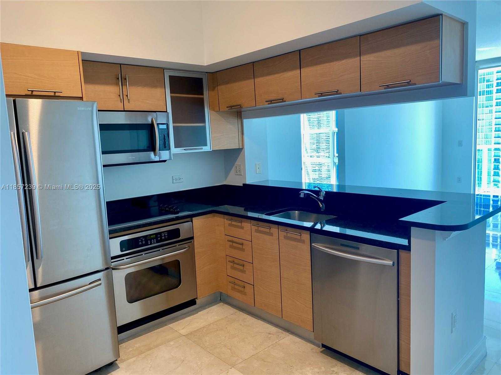 Small Image of 31 SOUTH EAST 5TH ST #3912, Miami Number 4