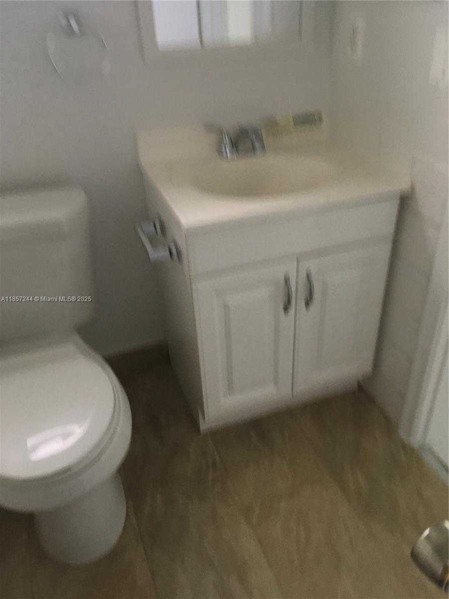 Small Image of 5221 SOUTH WEST 139TH AVE RD, Miami Number 12