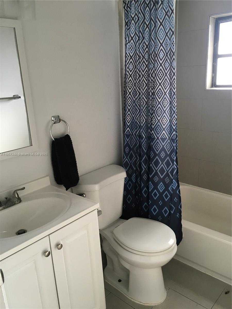 Small Image of 5221 SOUTH WEST 139TH AVE RD, Miami Number 16