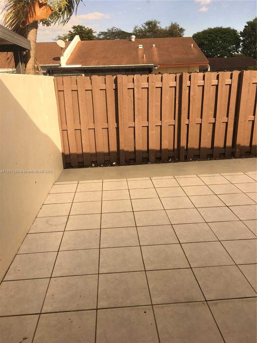 Small Image of 5221 SOUTH WEST 139TH AVE RD, Miami Number 8