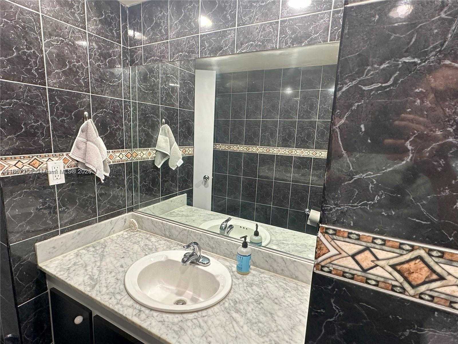 Small Image of 1300 NORTH EAST MIAMI GARDENS DR #303E, Miami Number 11