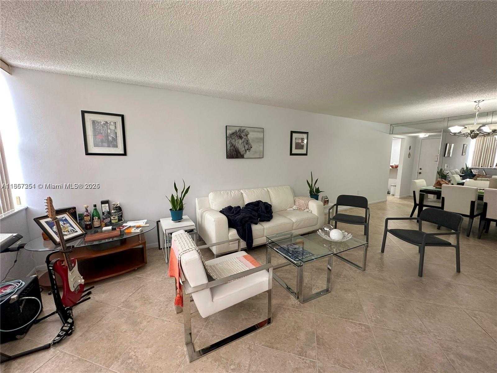 Small Image of 1300 NORTH EAST MIAMI GARDENS DR #303E, Miami Number 5