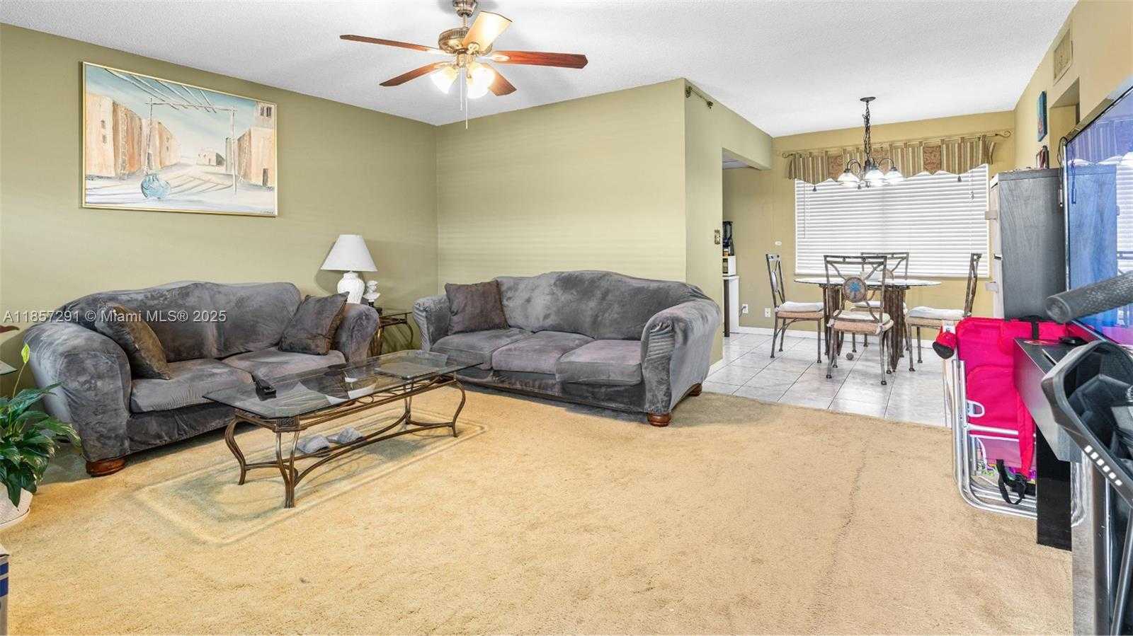 Small Image of 2031 DEWEY ST #302, Hollywood Number 2