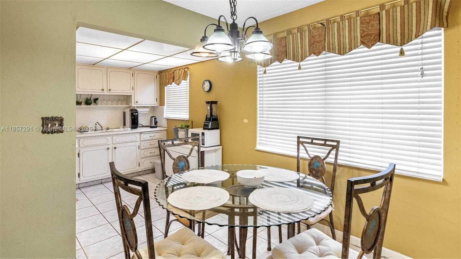 Small Image of 2031 DEWEY ST #302, Hollywood Number 5