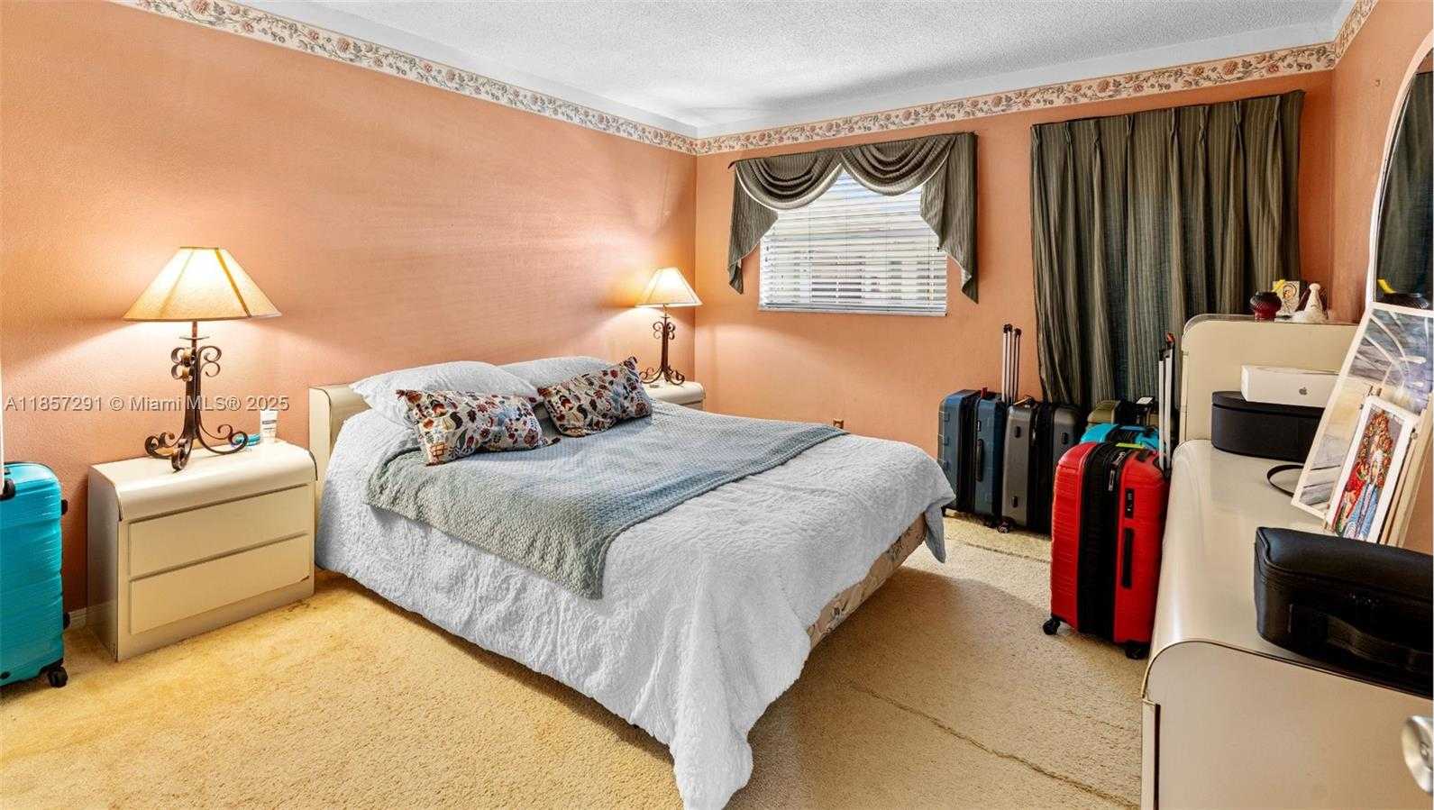 Small Image of 2031 DEWEY ST #302, Hollywood Number 7