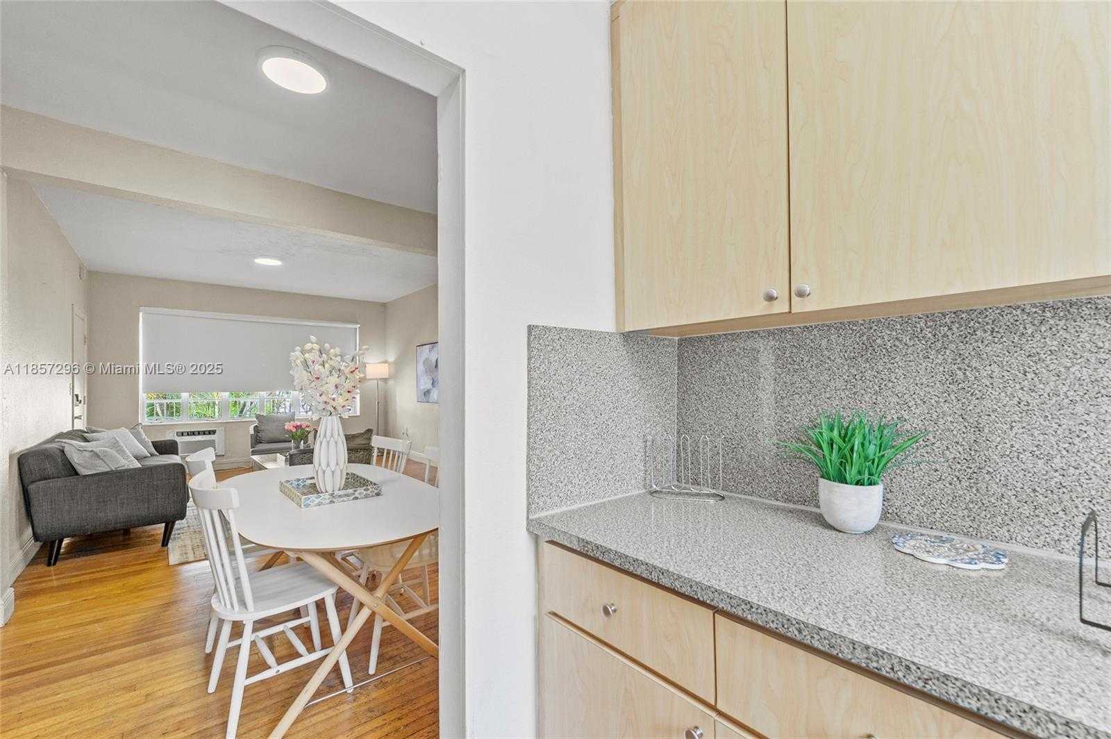 Small Image of 301 86TH ST #101, Miami Beach Number 14