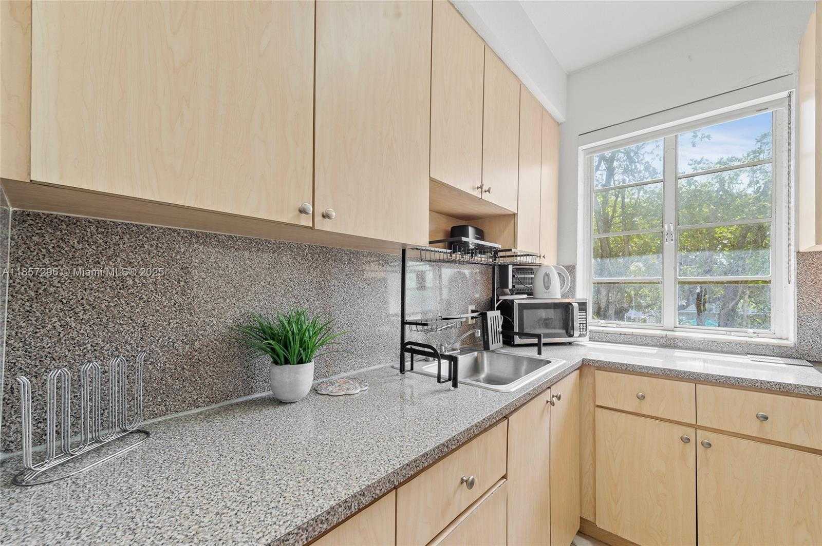 Small Image of 301 86TH ST #101, Miami Beach Number 20