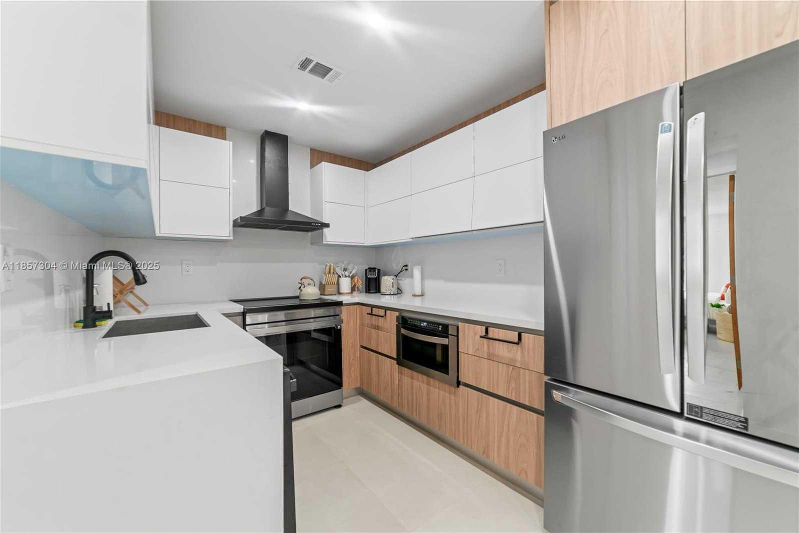 Small Image of 209 NORTH 31ST AVE #1, Hollywood Number 18