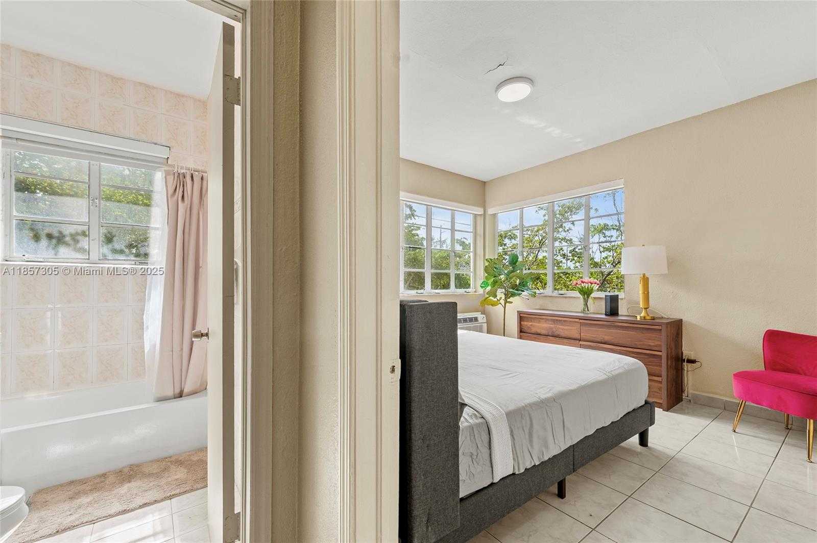Small Image of 301 86TH ST #102, Miami Beach Number 3