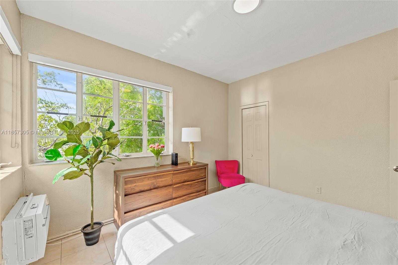 Small Image of 301 86TH ST #102, Miami Beach Number 4