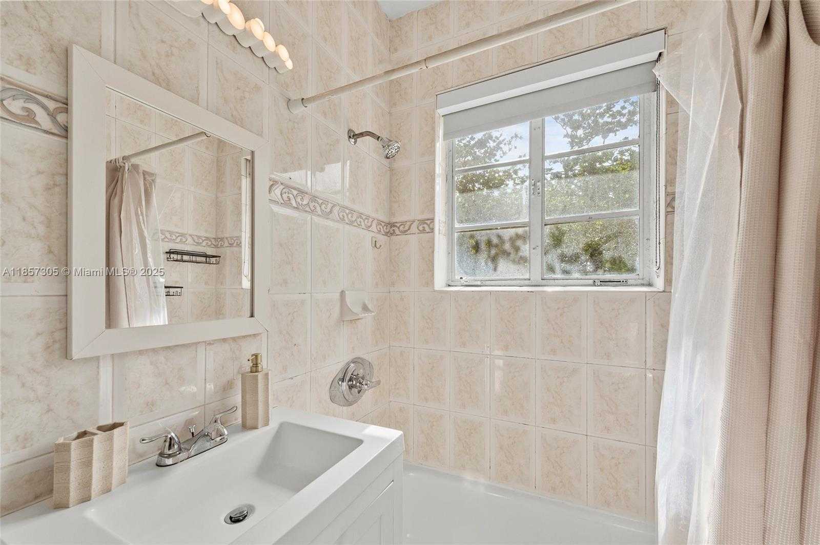 Small Image of 301 86TH ST #102, Miami Beach Number 6