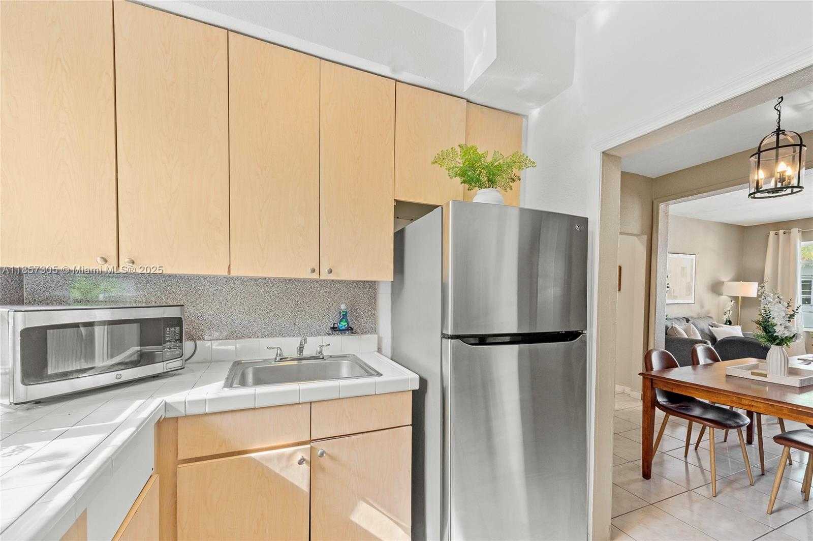 Small Image of 301 86TH ST #102, Miami Beach Number 9