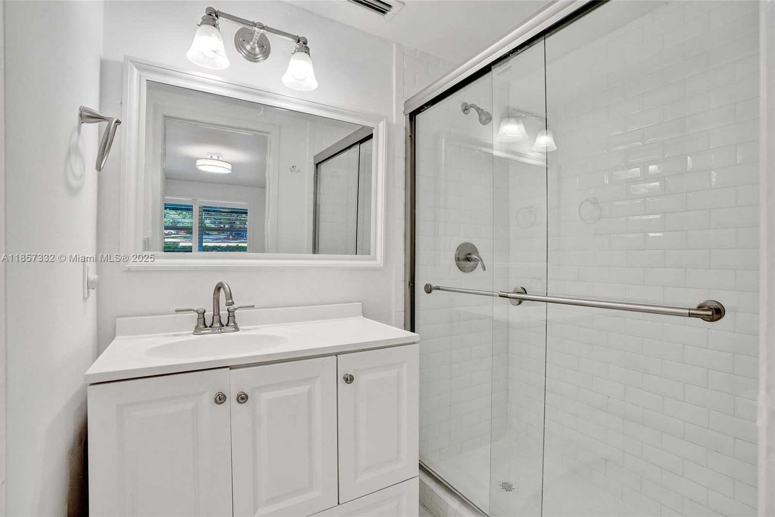 Small Image of 1077 CORTEZ ST, Coral Gables Number 18
