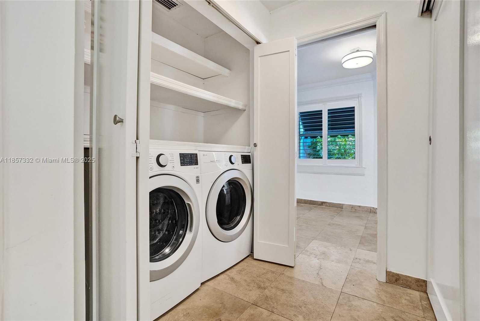 Small Image of 1077 CORTEZ ST, Coral Gables Number 20