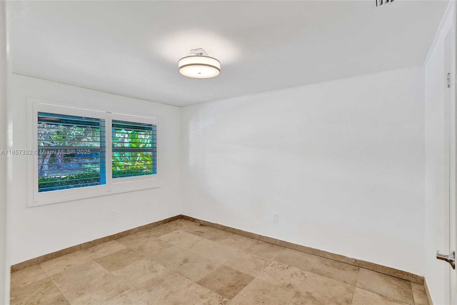 Small Image of 1077 CORTEZ ST, Coral Gables Number 22