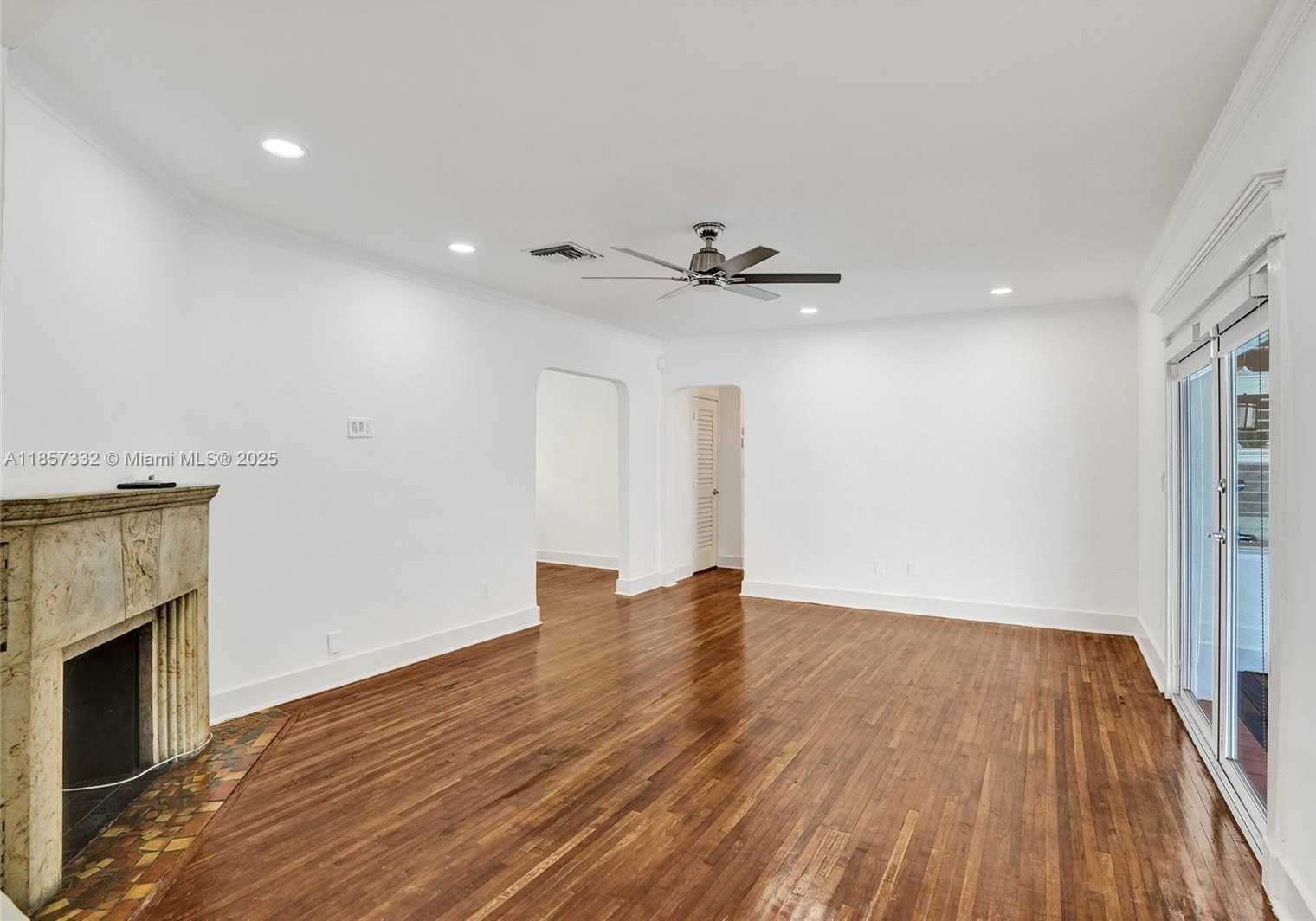 Small Image of 1077 CORTEZ ST, Coral Gables Number 3