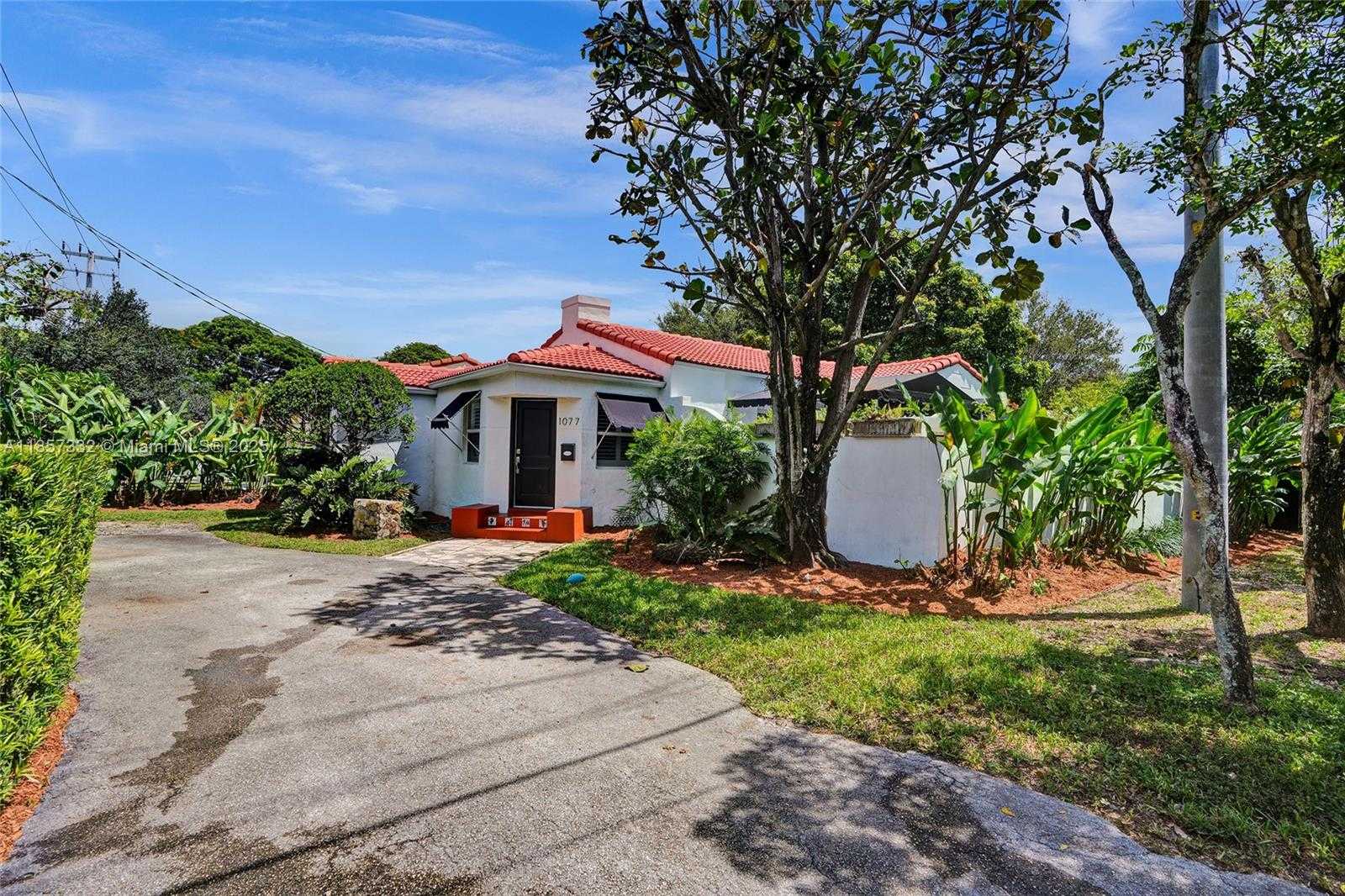 Small Image of 1077 CORTEZ ST, Coral Gables Number 32