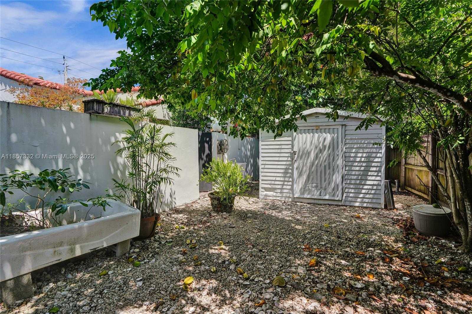 Small Image of 1077 CORTEZ ST, Coral Gables Number 35