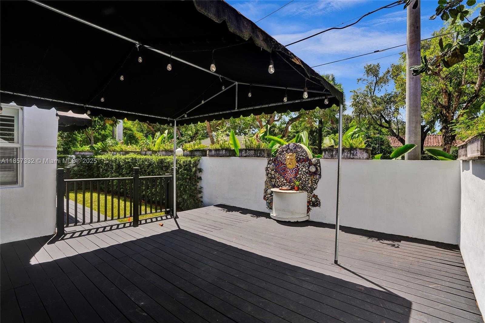 Small Image of 1077 CORTEZ ST, Coral Gables Number 4
