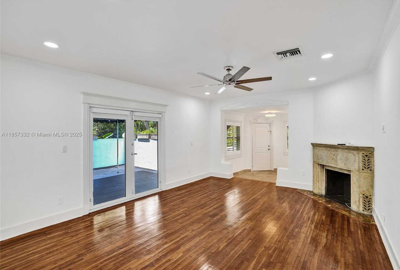 Small Image of 1077 CORTEZ ST, Coral Gables Number 6