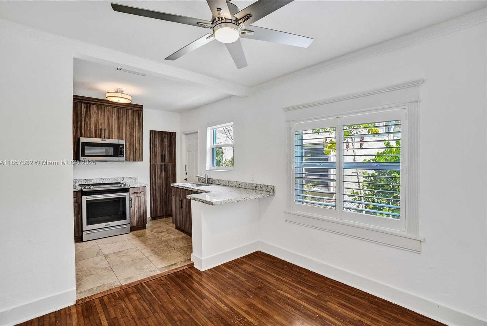 Small Image of 1077 CORTEZ ST, Coral Gables Number 7