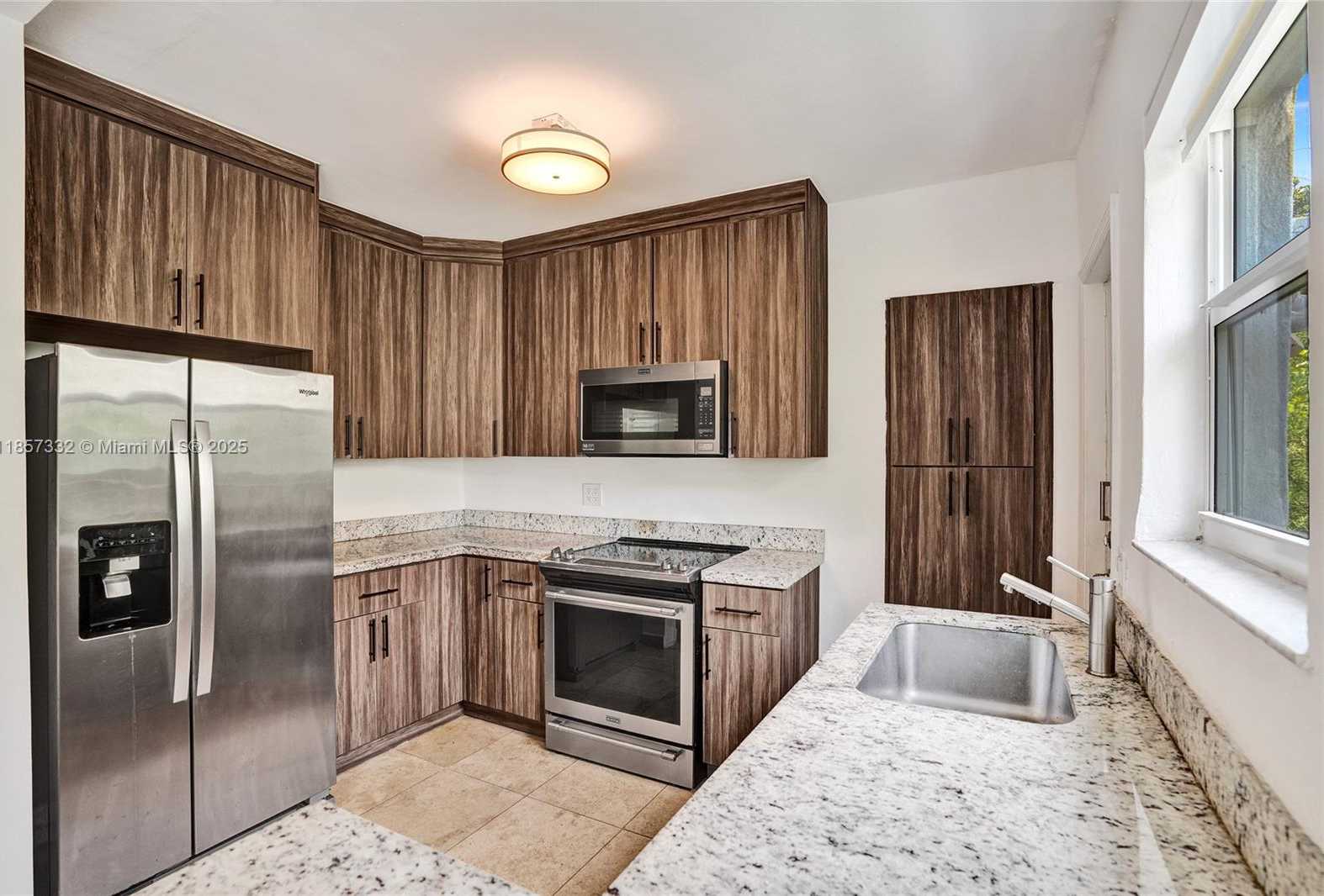 Small Image of 1077 CORTEZ ST, Coral Gables Number 9