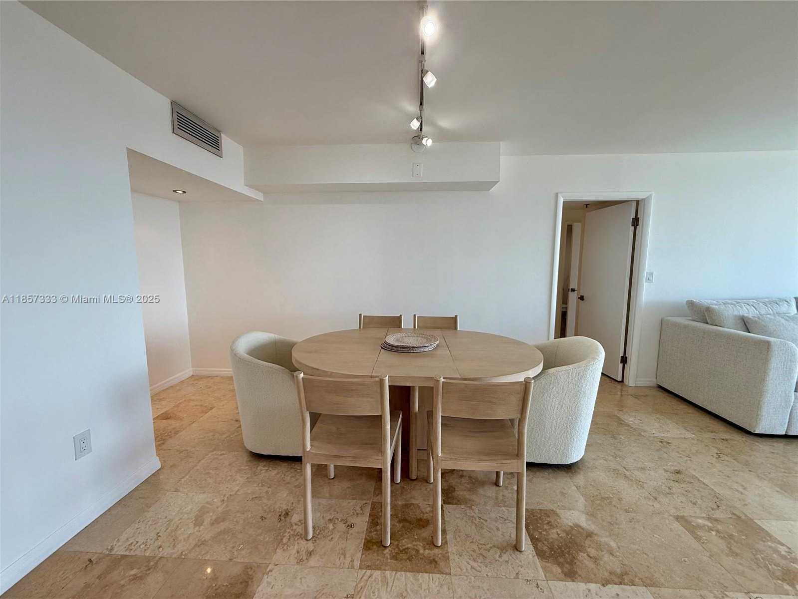 Small Image of 20505 EAST COUNTRY CLUB DR #1432, Aventura Number 19