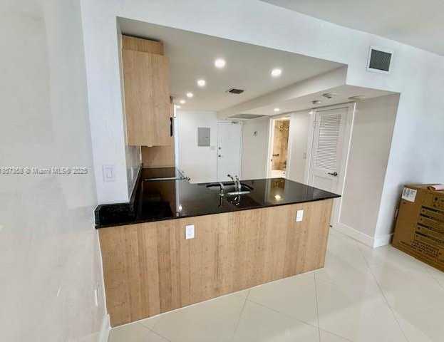 Small Image of 10275 COLLINS AVE #1503, Bal Harbour Number 13