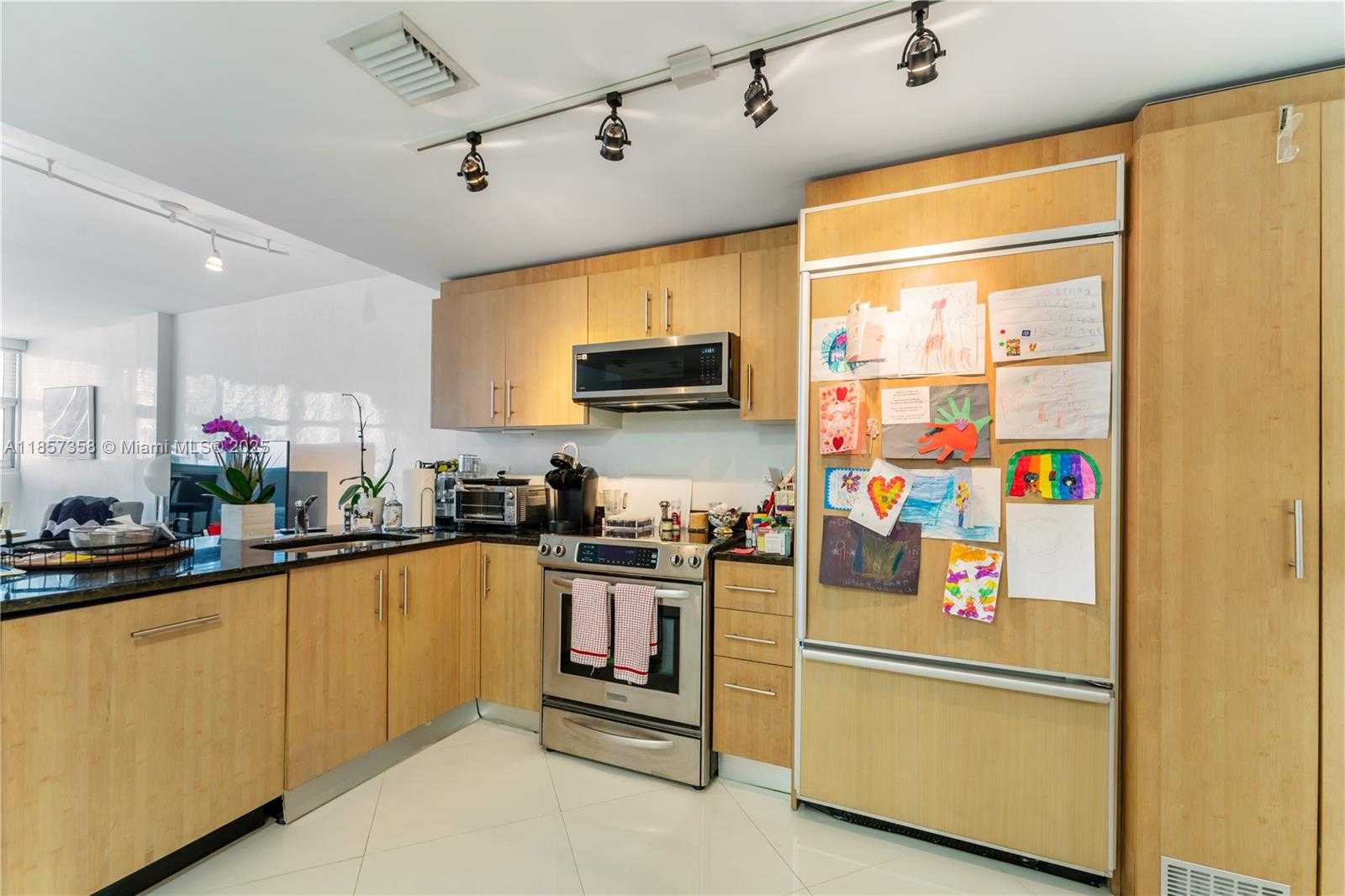 Small Image of 10275 COLLINS AVE #1503, Bal Harbour Number 5