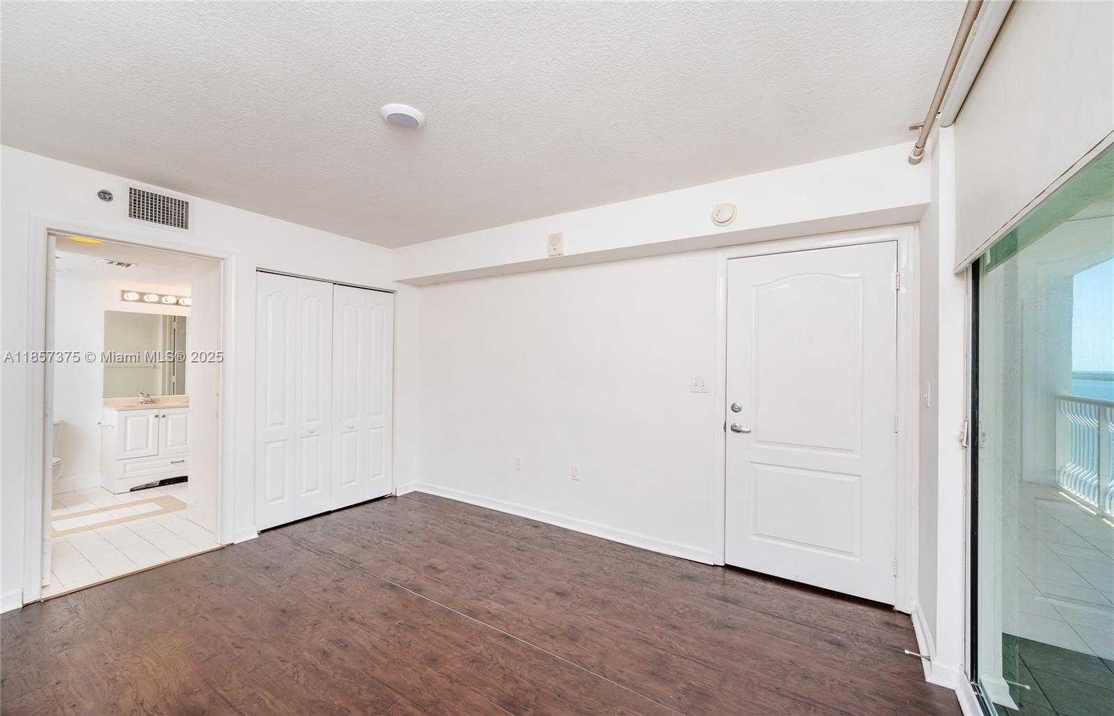 Small Image of 1200 BRICKELL BAY DR #2015, Miami Number 14