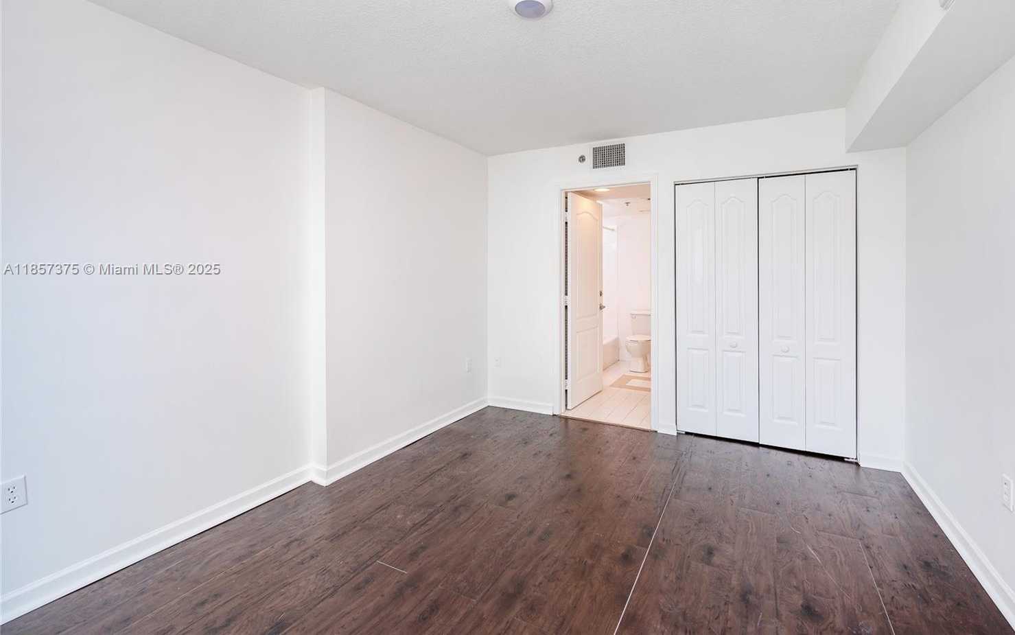 Small Image of 1200 BRICKELL BAY DR #2015, Miami Number 16