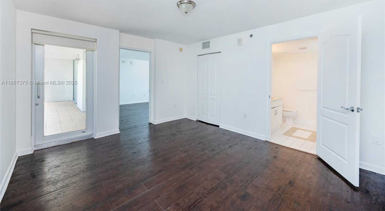 Small Image of 1200 BRICKELL BAY DR #2015, Miami Number 20