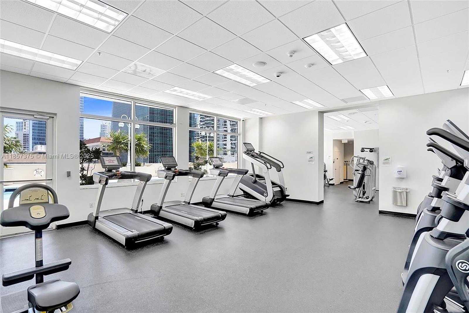 Small Image of 1200 BRICKELL BAY DR #2015, Miami Number 23
