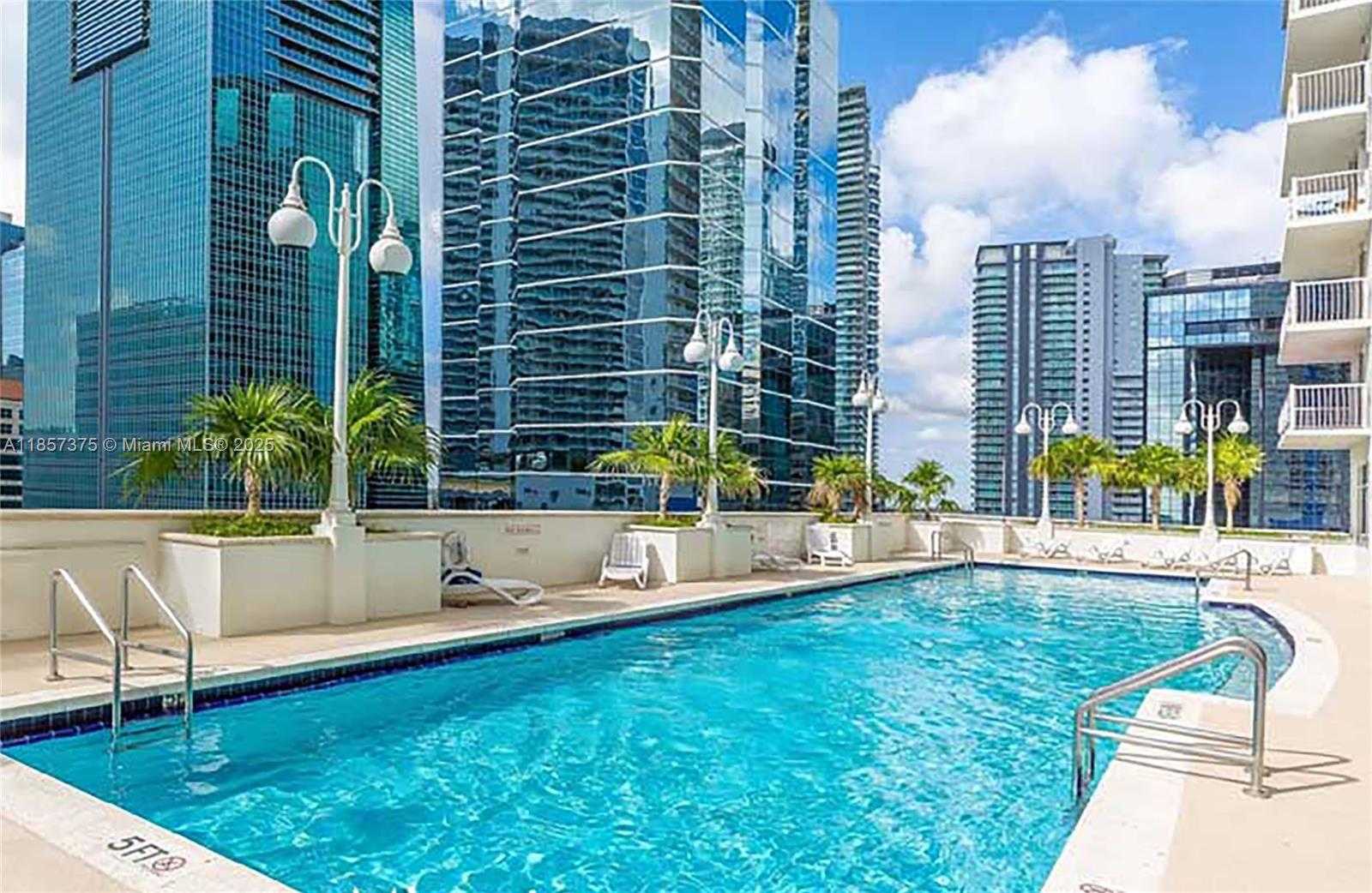 Small Image of 1200 BRICKELL BAY DR #2015, Miami Number 24
