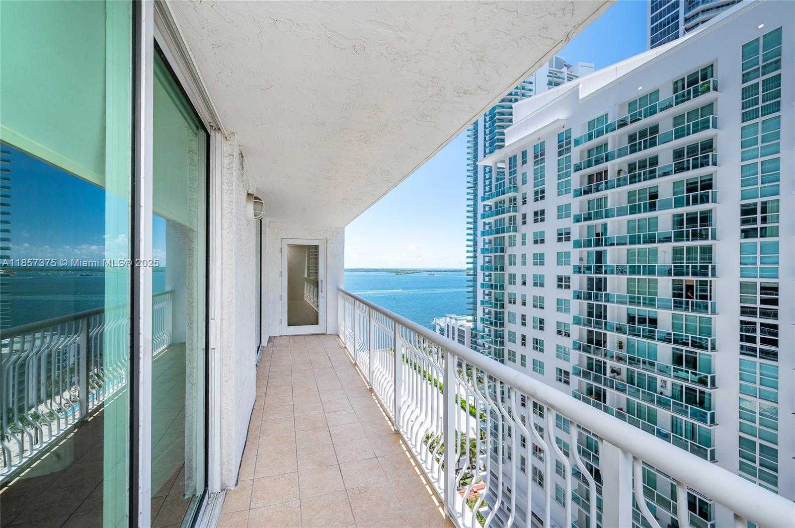 Small Image of 1200 BRICKELL BAY DR #2015, Miami Number 4