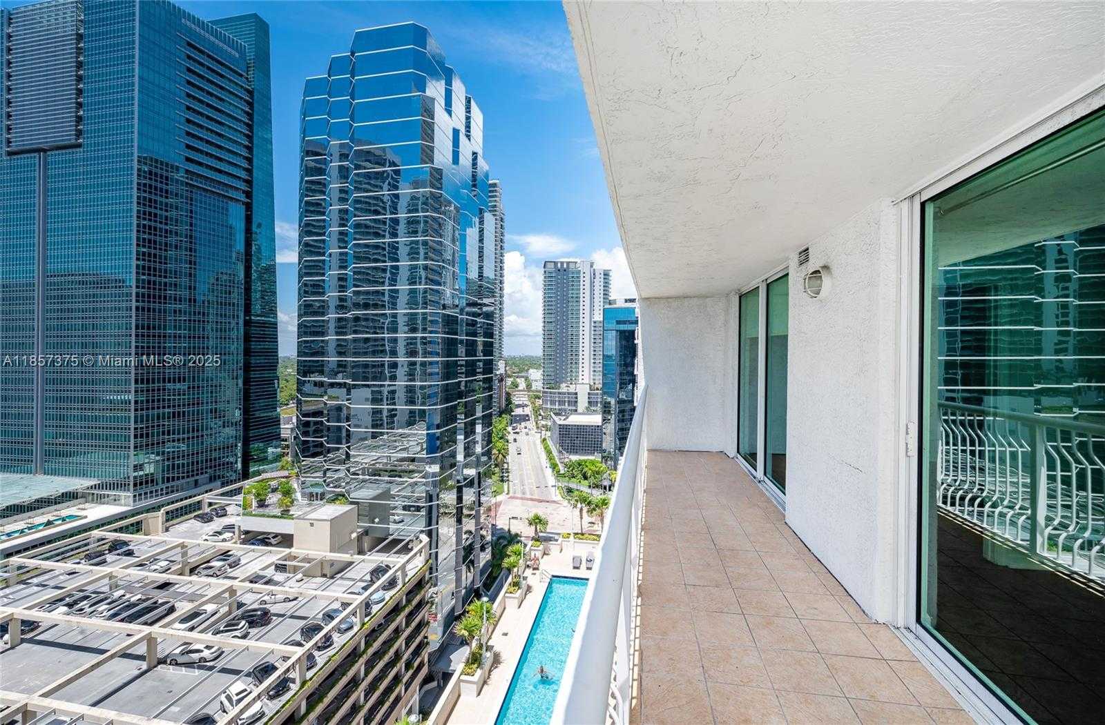 Small Image of 1200 BRICKELL BAY DR #2015, Miami Number 5