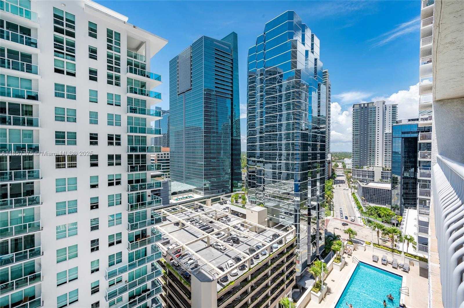 Small Image of 1200 BRICKELL BAY DR #2015, Miami Number 6