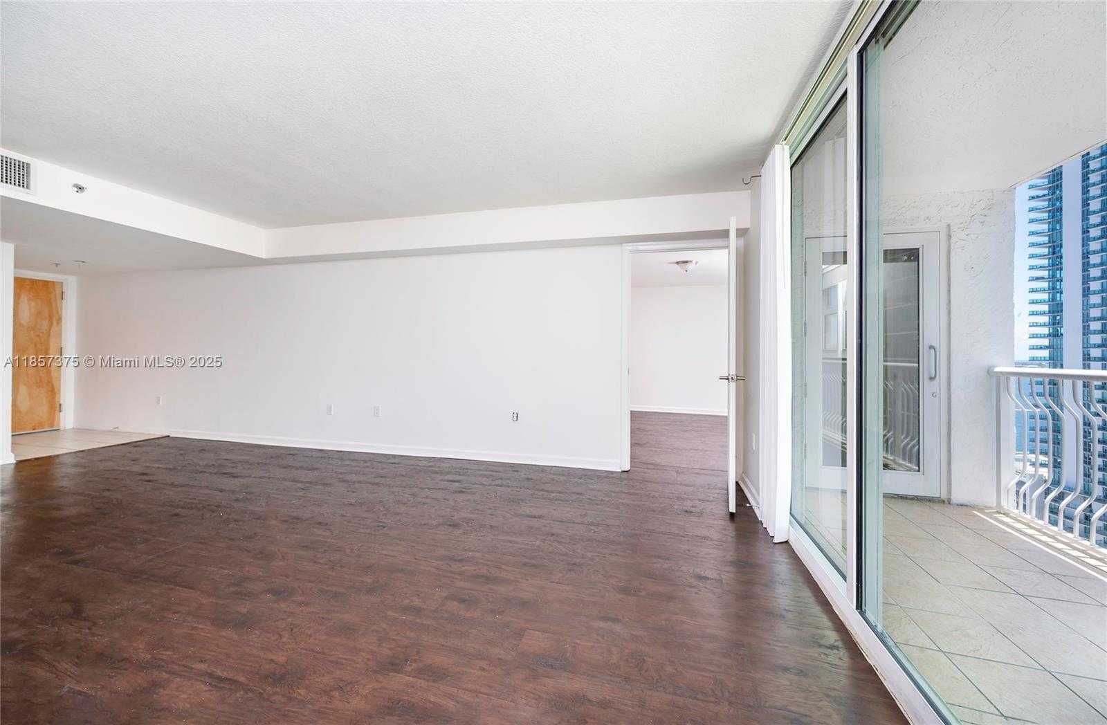 Small Image of 1200 BRICKELL BAY DR #2015, Miami Number 7