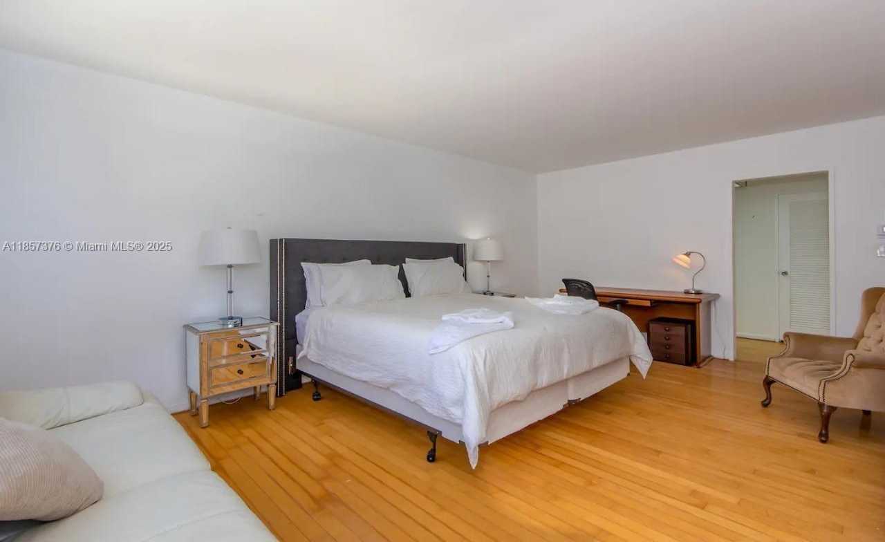 Small Image of 5161 COLLINS AVE #1104, Miami Beach Number 11