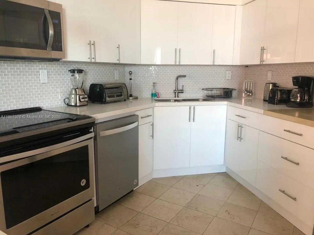 Small Image of 5161 COLLINS AVE #1104, Miami Beach Number 6