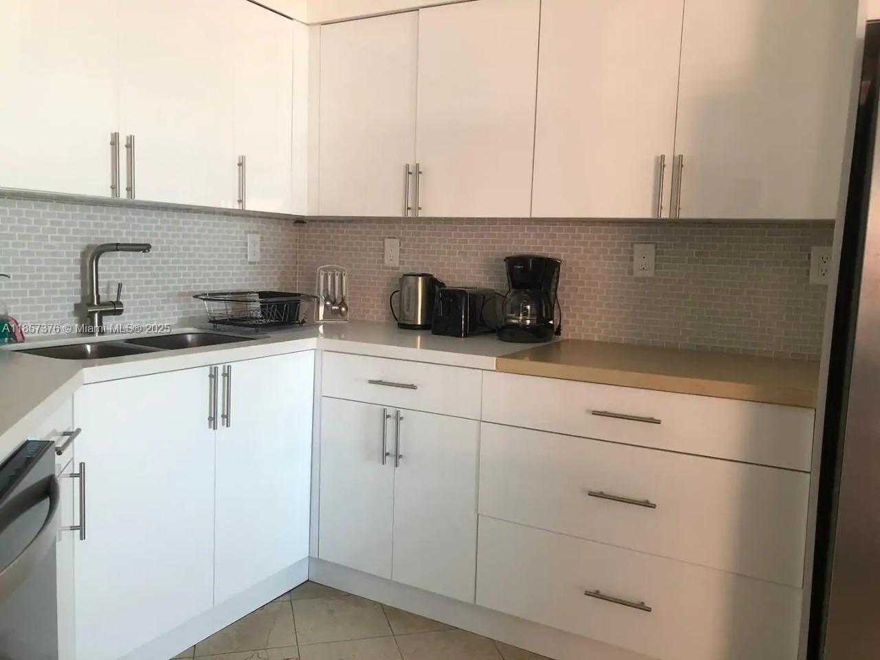 Small Image of 5161 COLLINS AVE #1104, Miami Beach Number 9