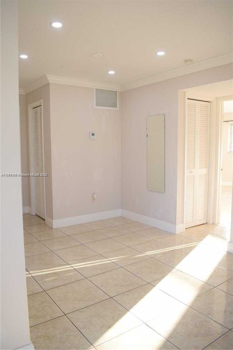 Small Image of 1020 94TH ST #301, Bay Harbor Islands Number 11